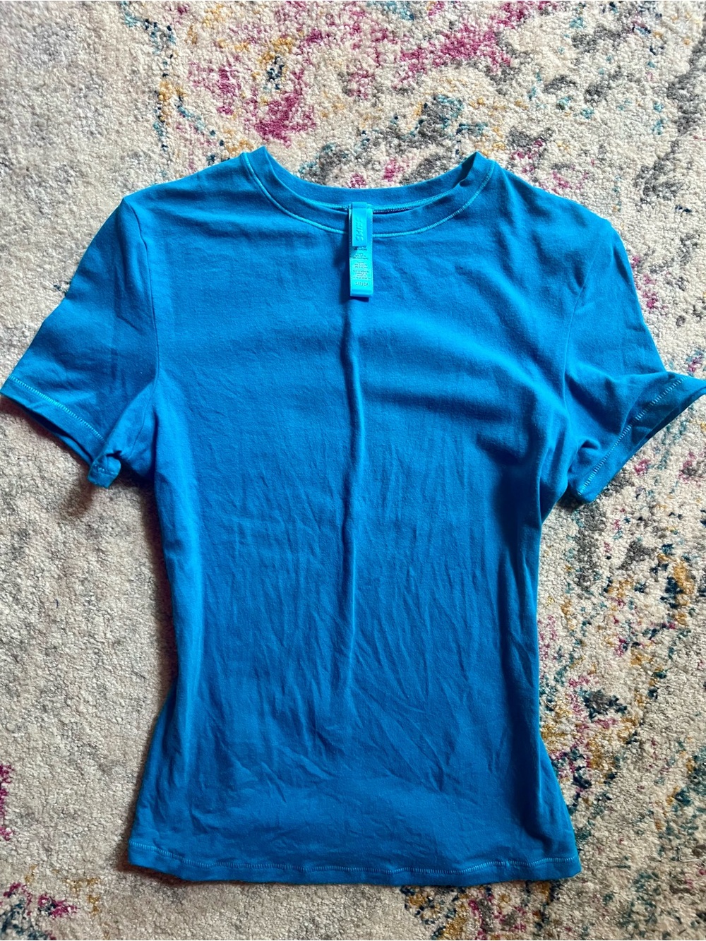 💙💋SKIMS Cotton Jersey Short Sleeve T-Shirt in Color Mykonos💋💙